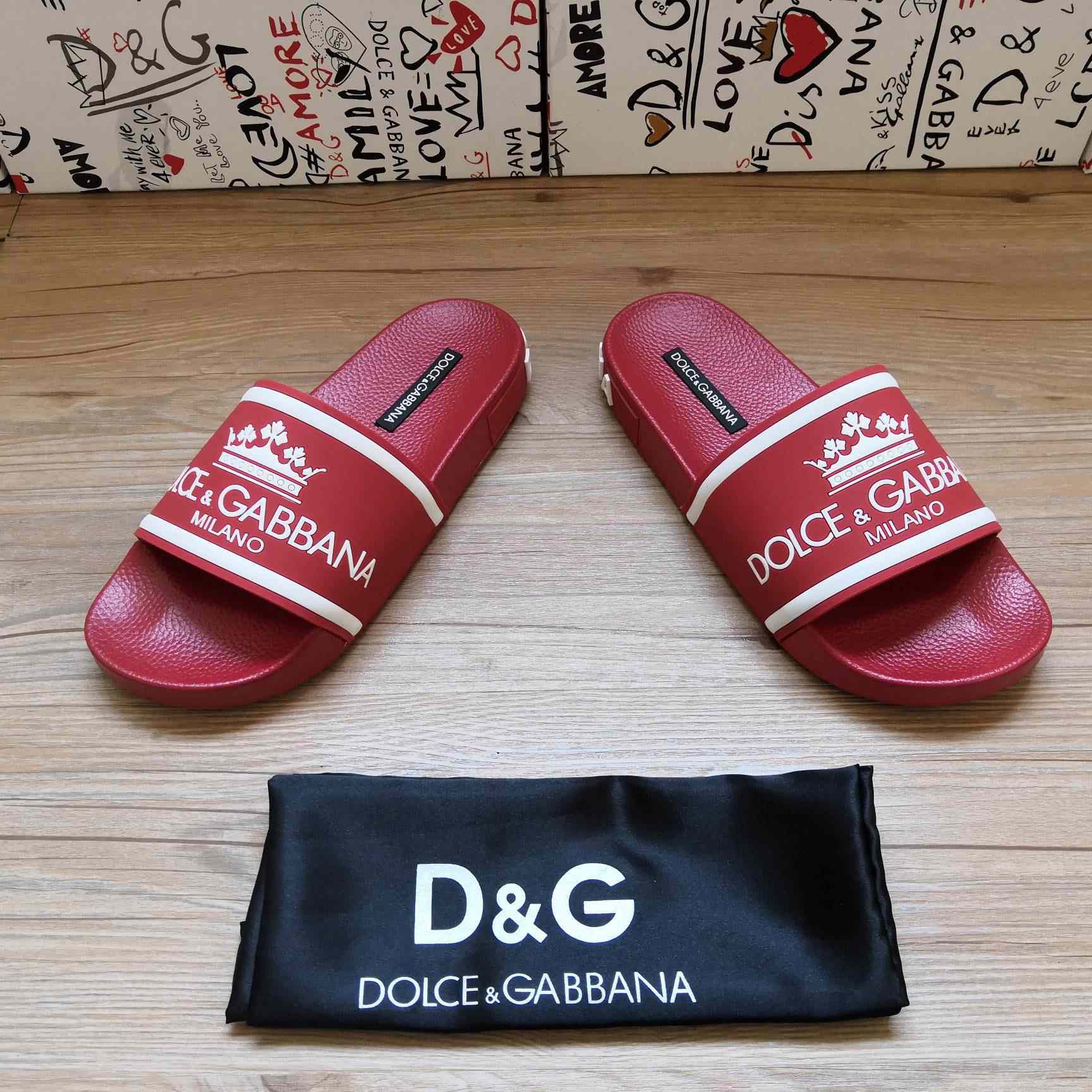 Dolce & Gabbana Logo Slides - DesignerGu