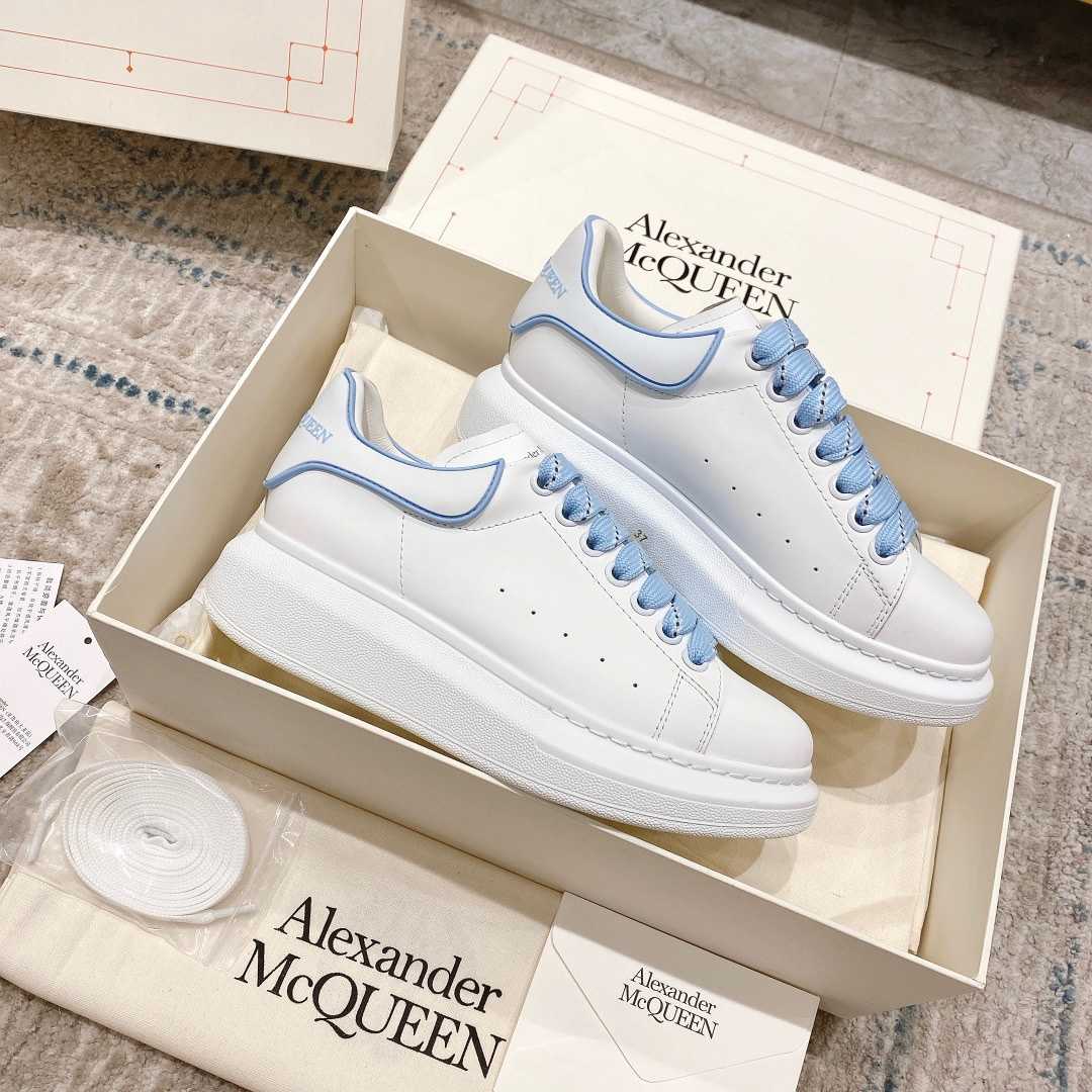 Alexander Mqueen Oversized Sneaker In White - DesignerGu