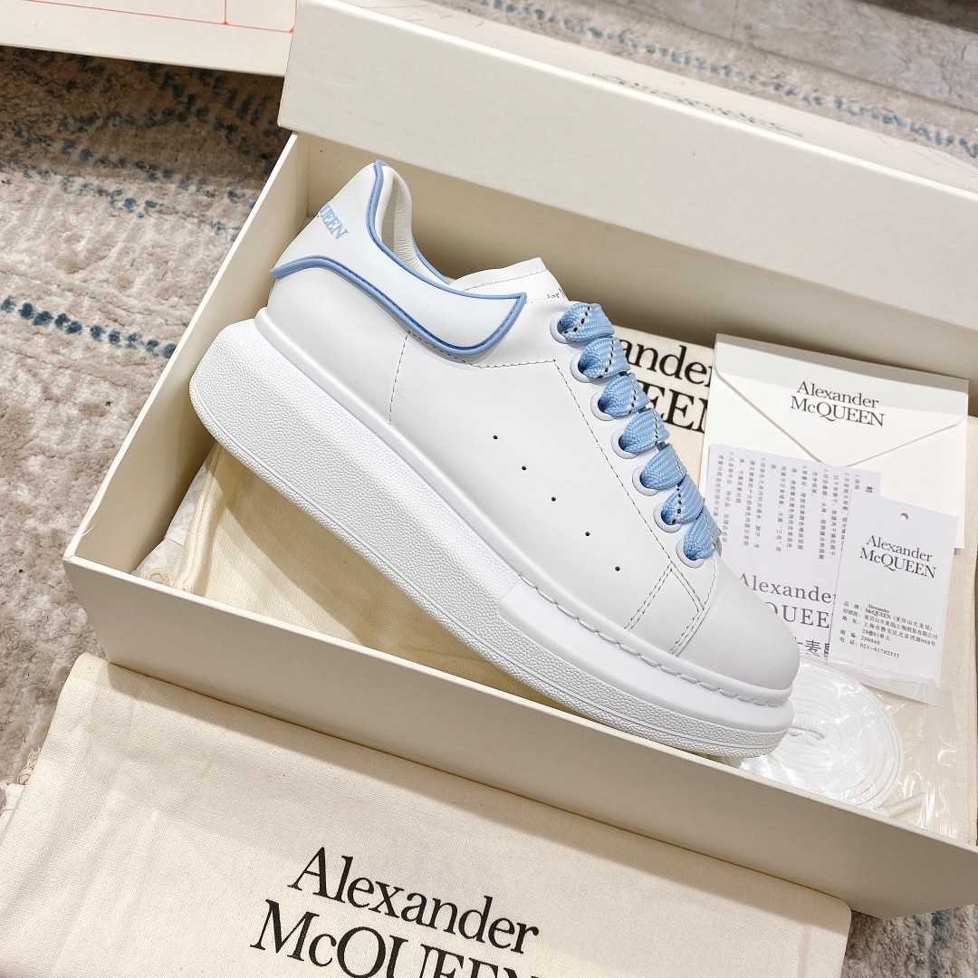 Alexander Mqueen Oversized Sneaker In White - DesignerGu