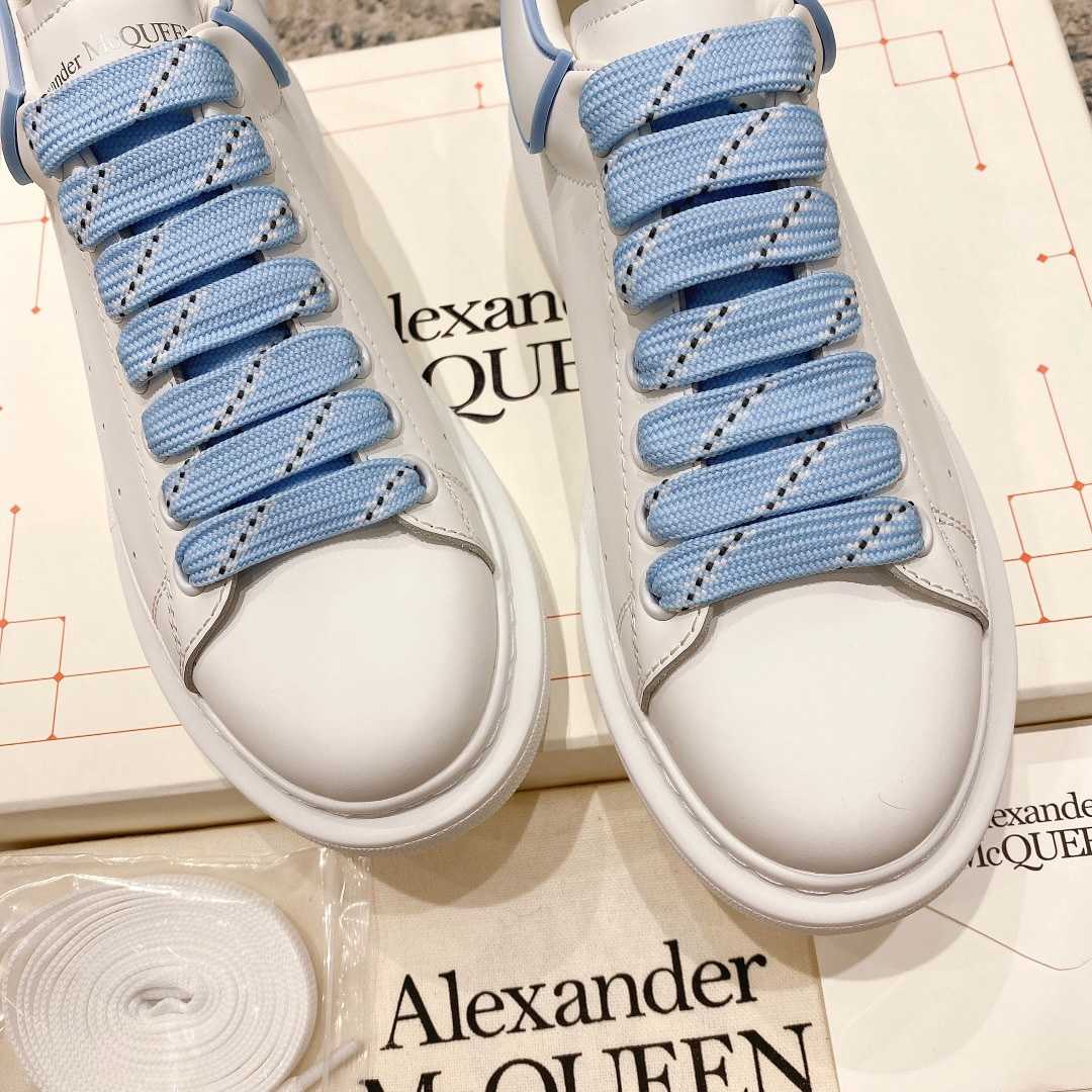 Alexander Mqueen Oversized Sneaker In White - DesignerGu