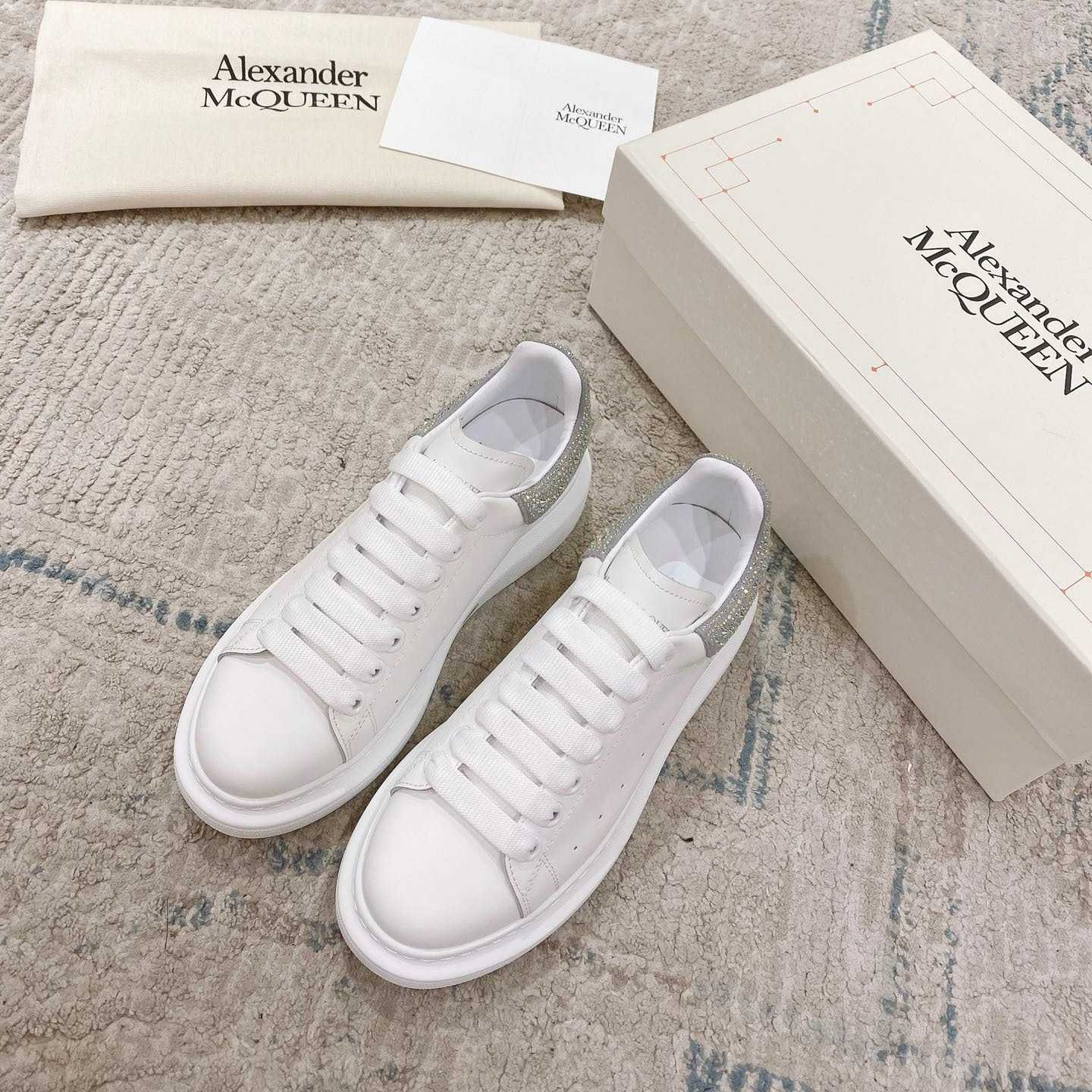 Alexander Mqueen Oversized Sneaker In White - DesignerGu