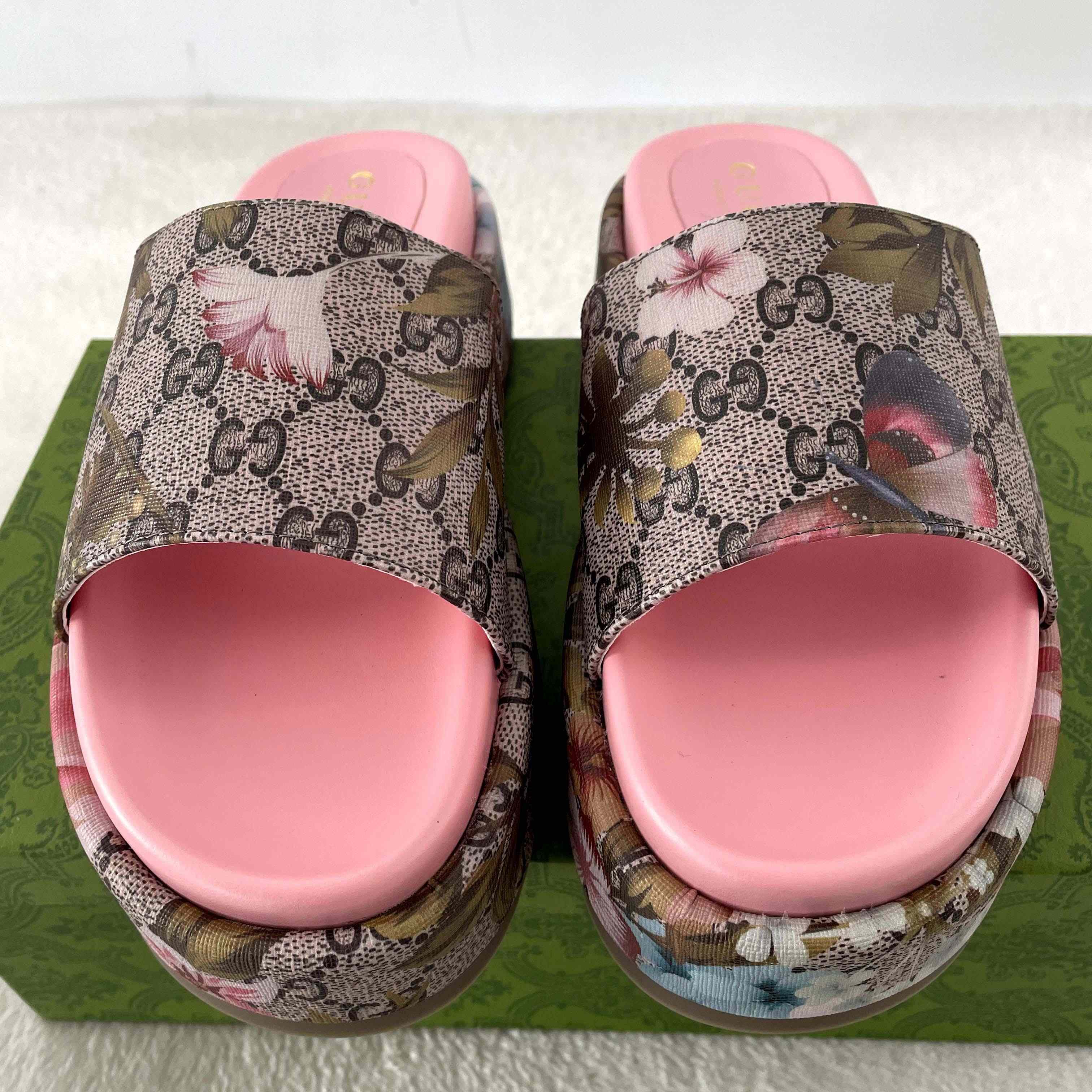 Gucci Women's Flora Sandal - DesignerGu