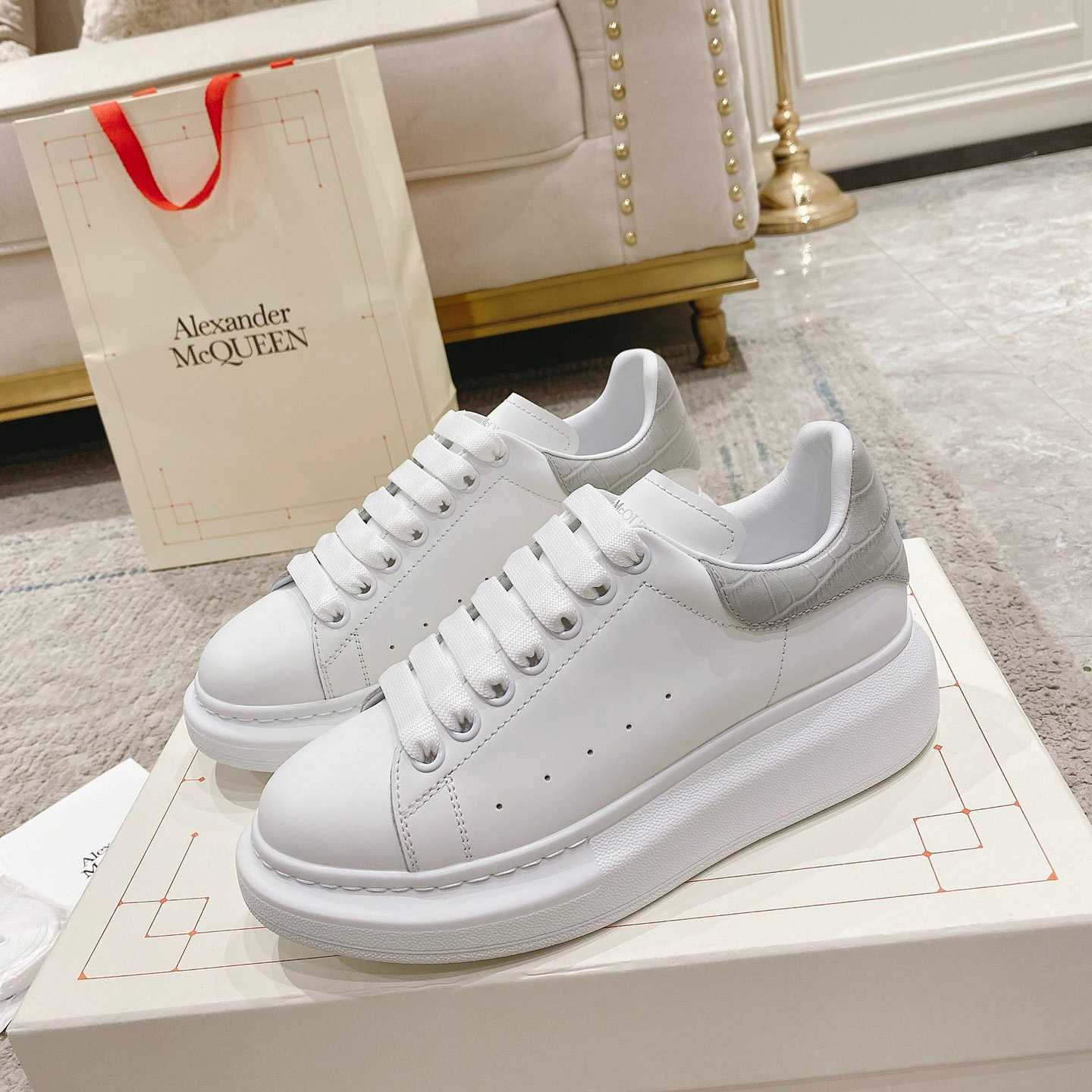 Alexander Mqueen Oversized Sneaker In White/Grey - DesignerGu