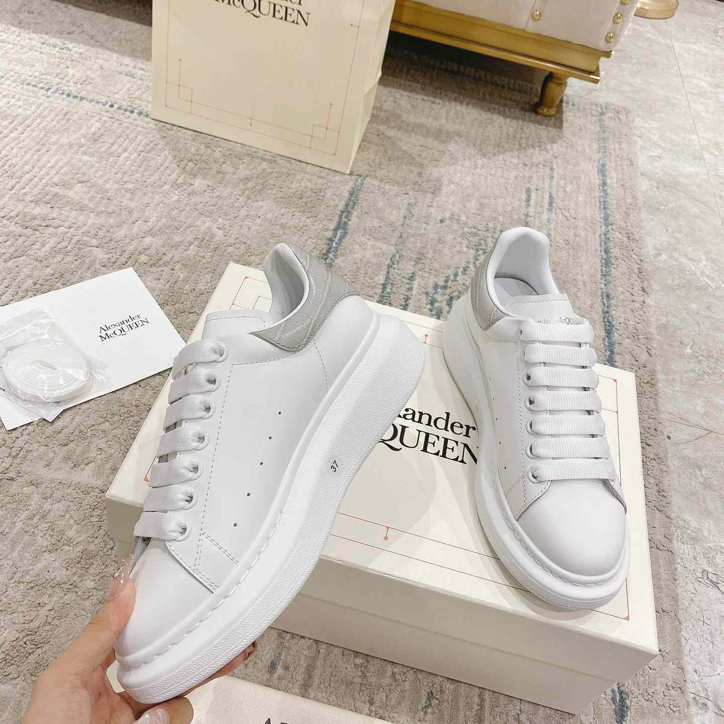 Alexander Mqueen Oversized Sneaker In White/Grey - DesignerGu