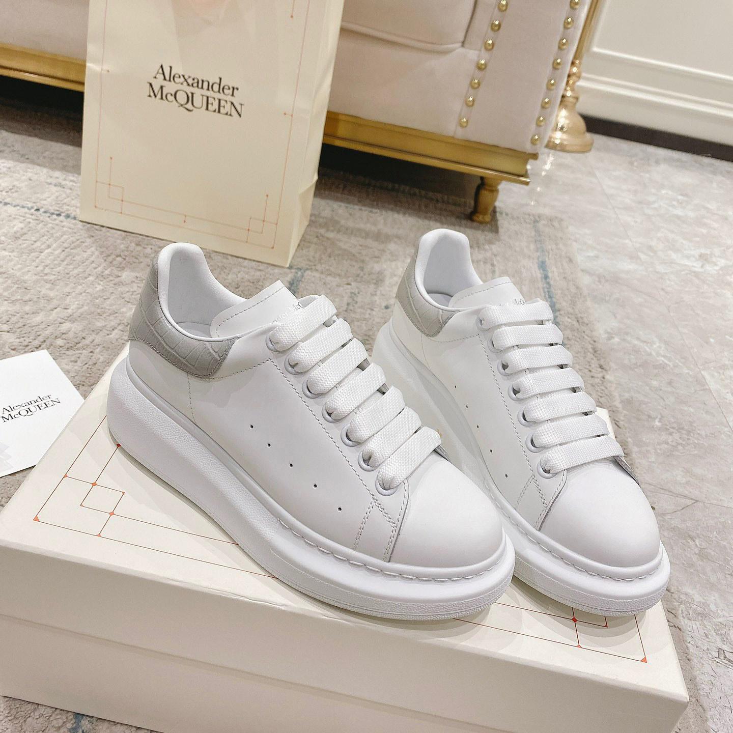 Alexander Mqueen Oversized Sneaker In White/Grey - DesignerGu