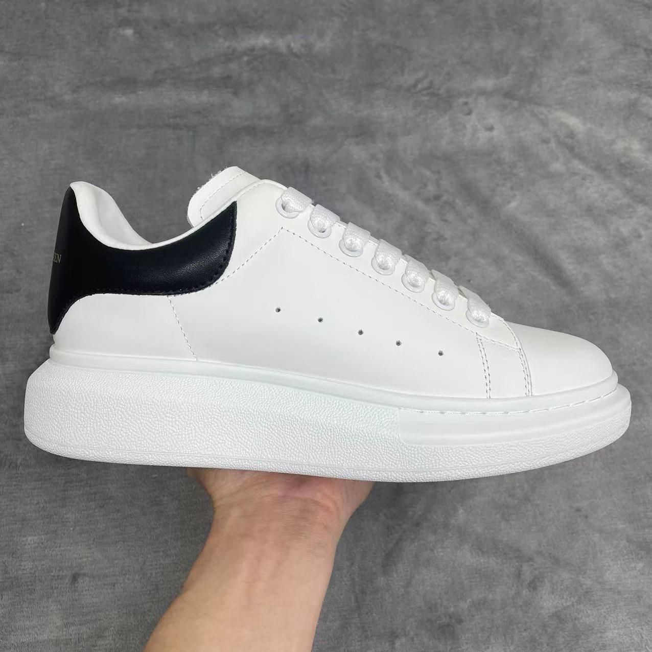 Alexander Mqueen Oversized Sneaker In White - DesignerGu