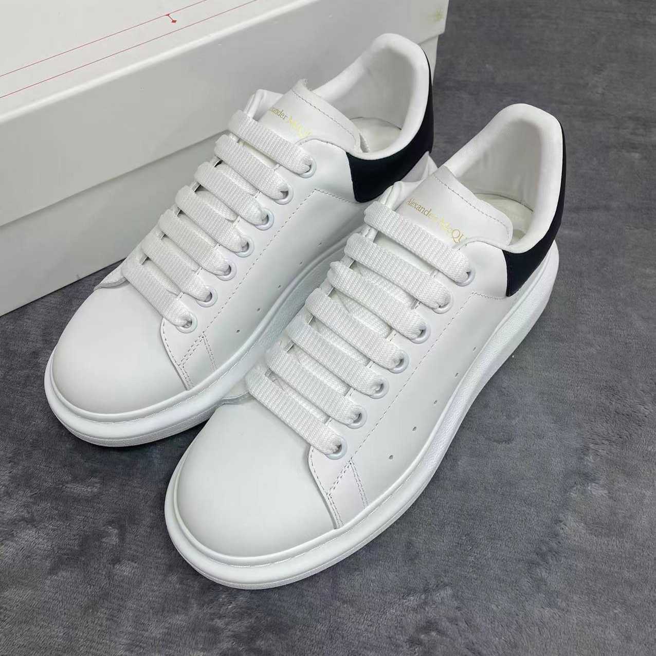 Alexander Mqueen Oversized Sneaker In White - DesignerGu