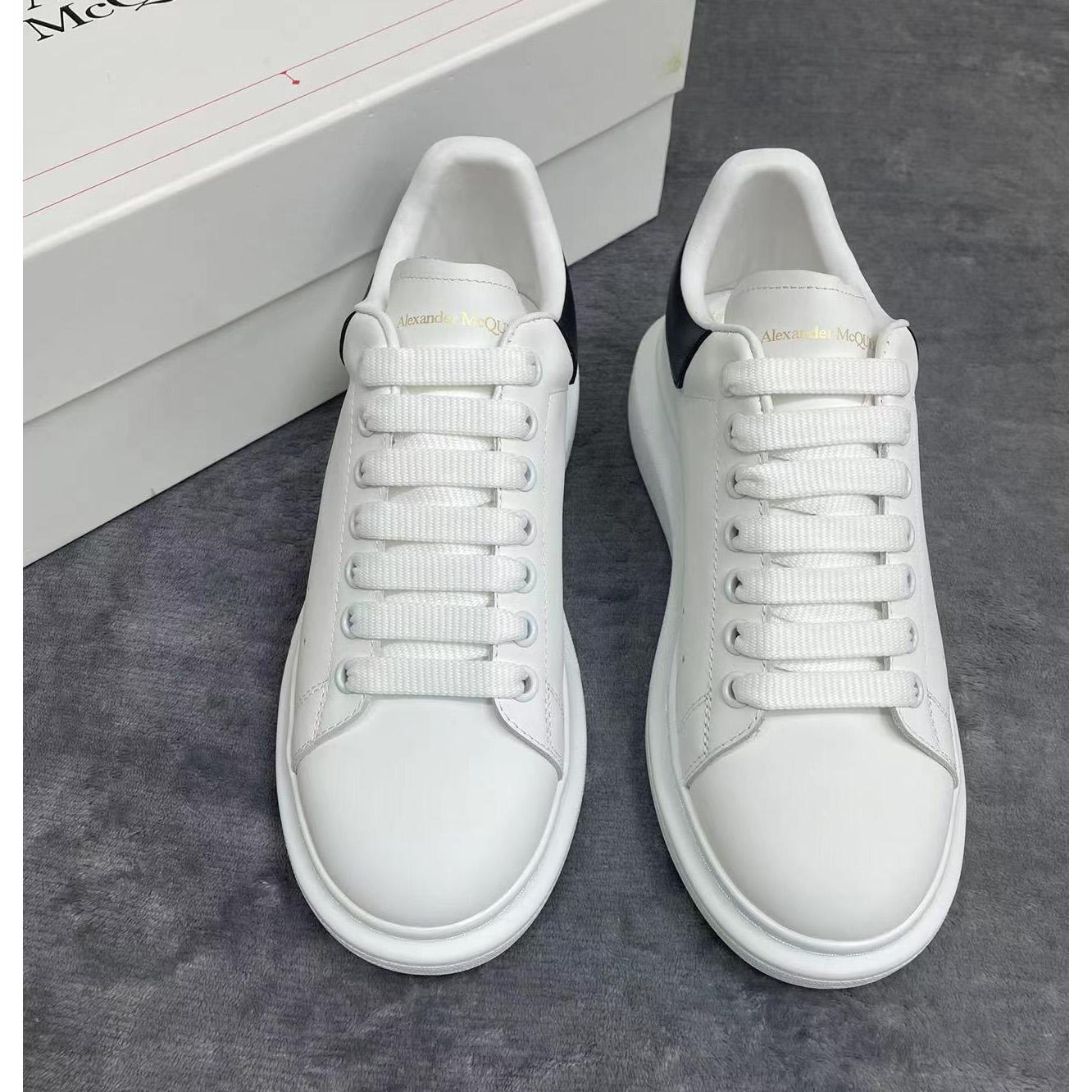 Alexander Mqueen Oversized Sneaker In White - DesignerGu