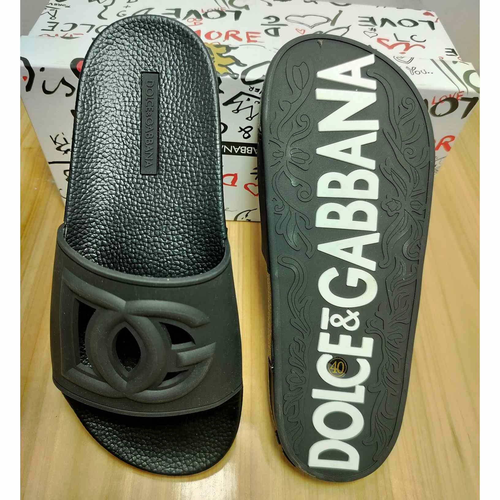 Dolce & Gabbana Rubber Beachwear Slides With DG Millennials Logo - DesignerGu