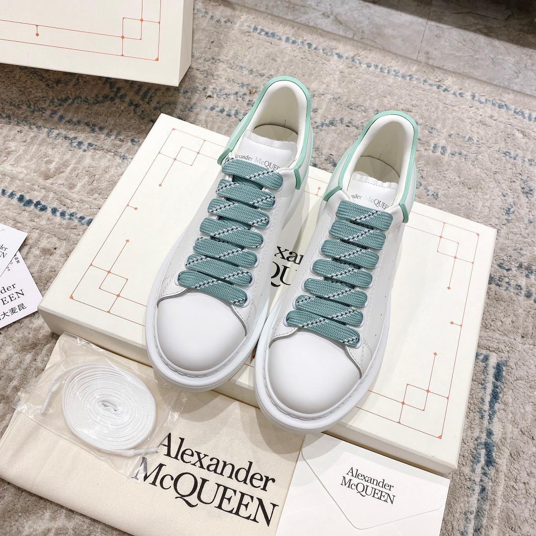 Alexander Mqueen Oversized Sneaker In White - DesignerGu