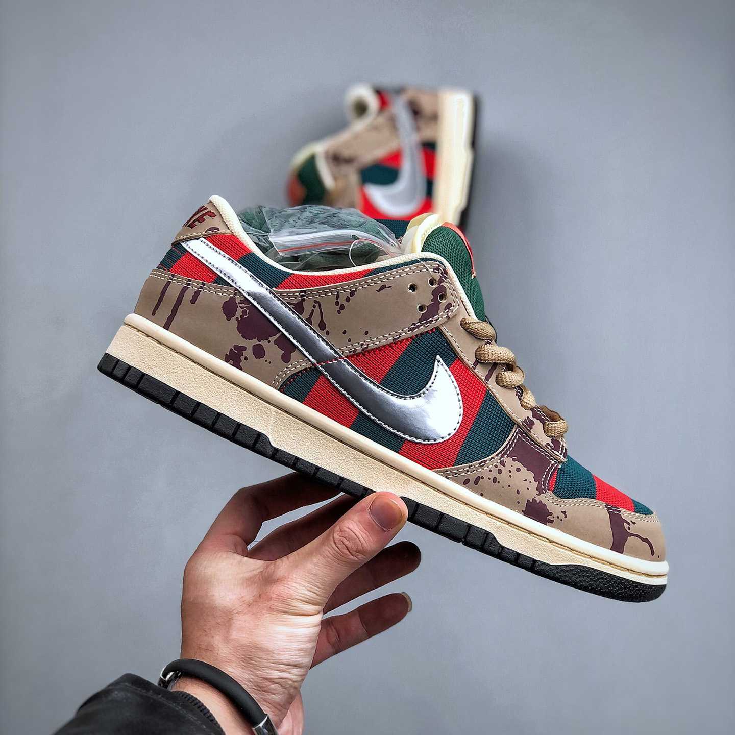 Nike Dunk SB Low Freddy Krueger Sneakers     313170-202 - DesignerGu