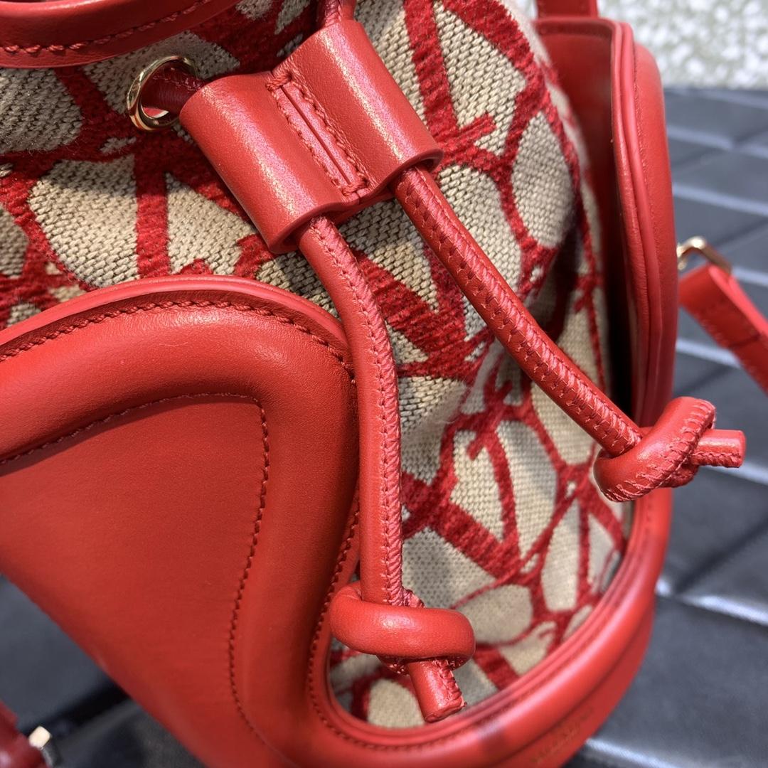 Valenti Le Cinquième Toile Iconographe Bucket Bag - DesignerGu