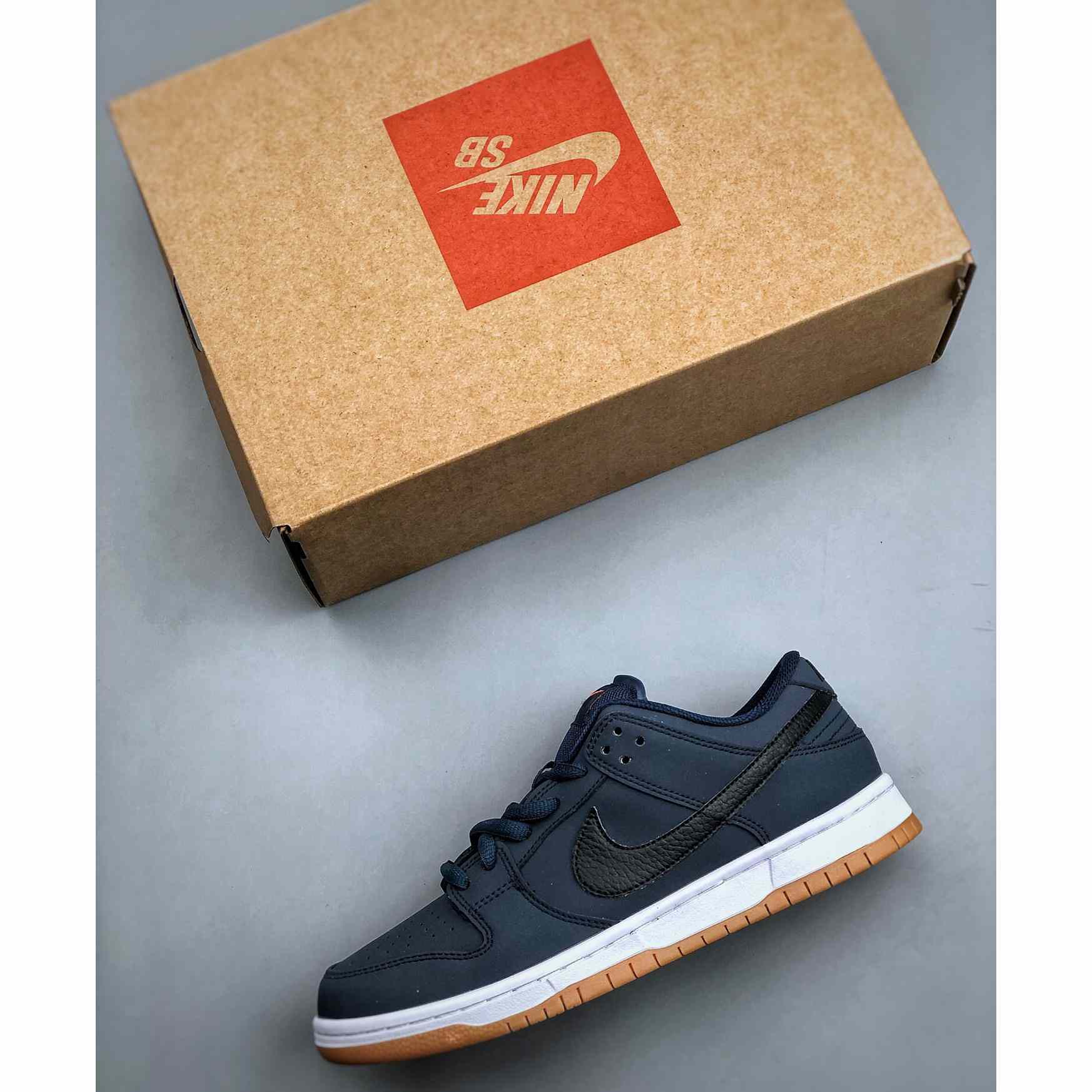 Nike SB Dunk Low Pro Sneakers     CW7463-401 - DesignerGu