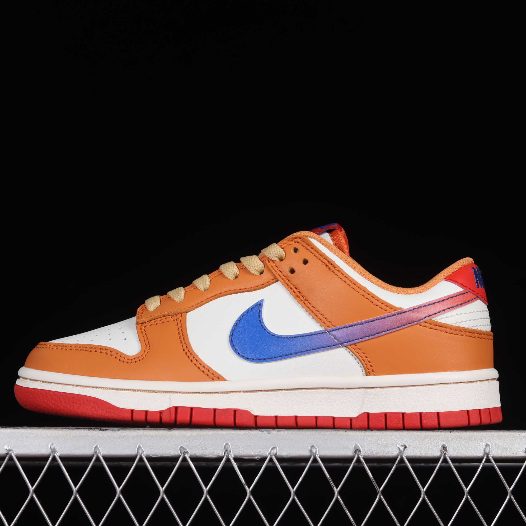 Nike SB Dunk Low 