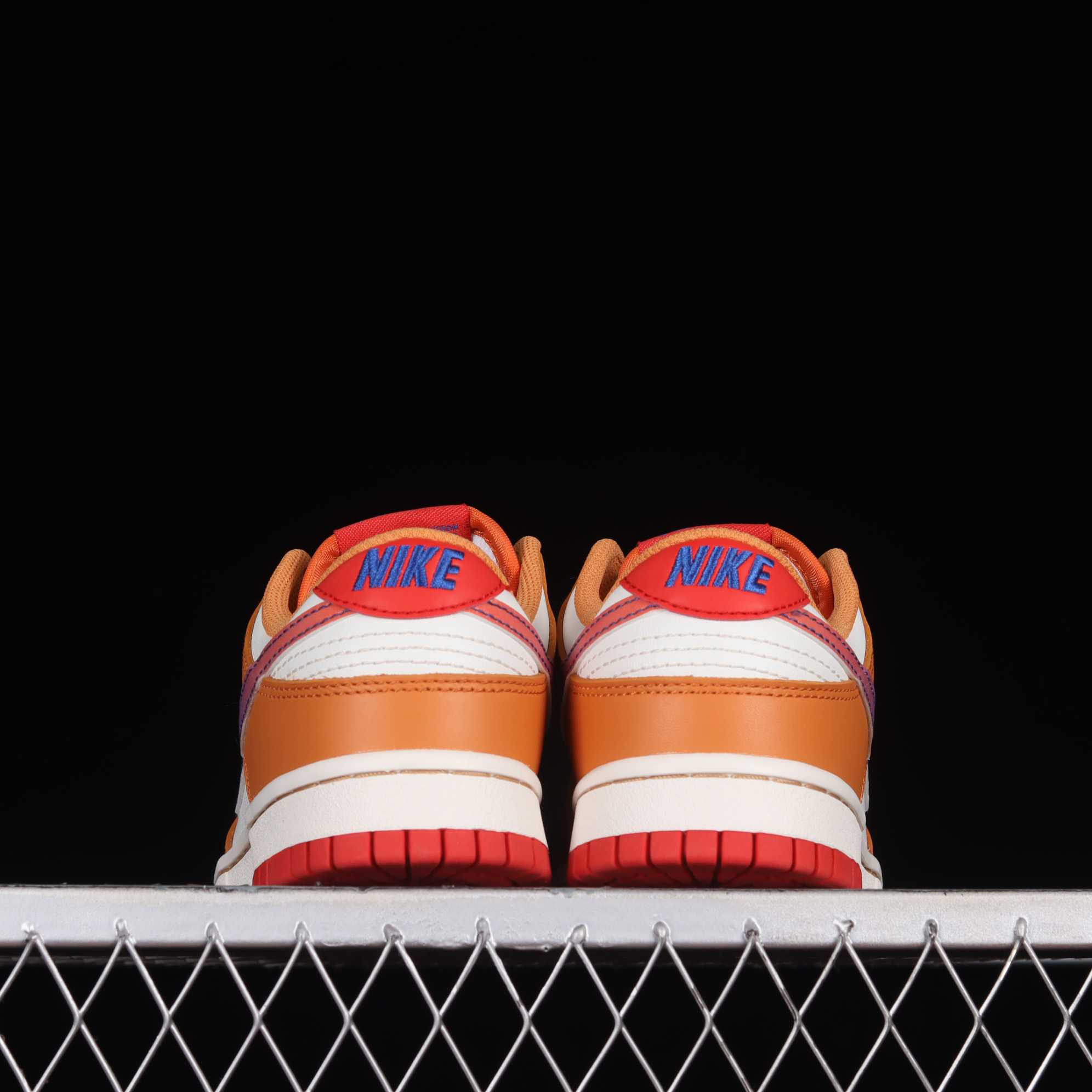 Nike SB Dunk Low 