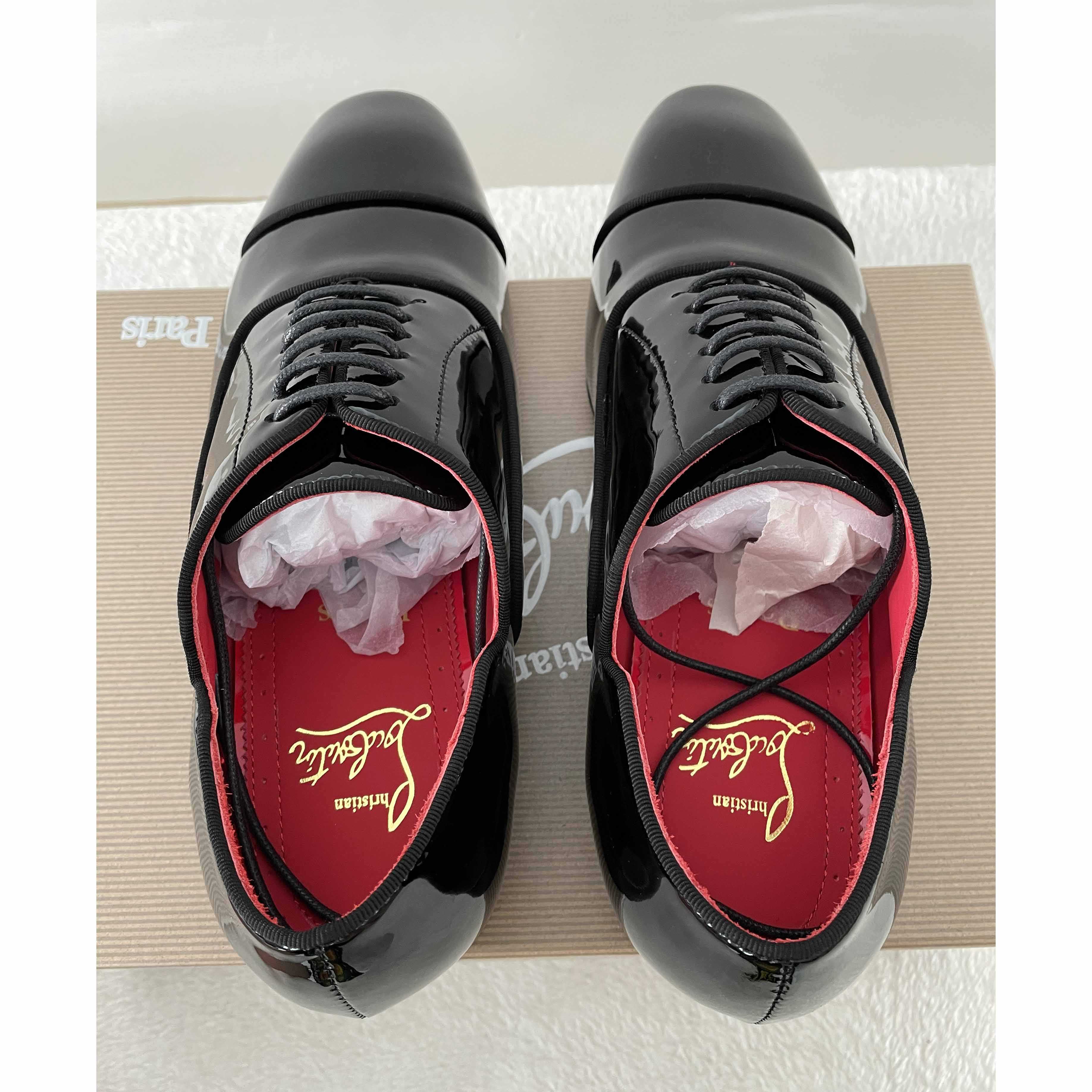 Christian Louboutin Greggy Chick Patent Leather Oxford Shoes - DesignerGu