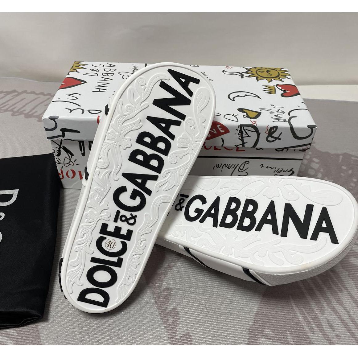 Dolce & Gabbana Logo Slides - DesignerGu