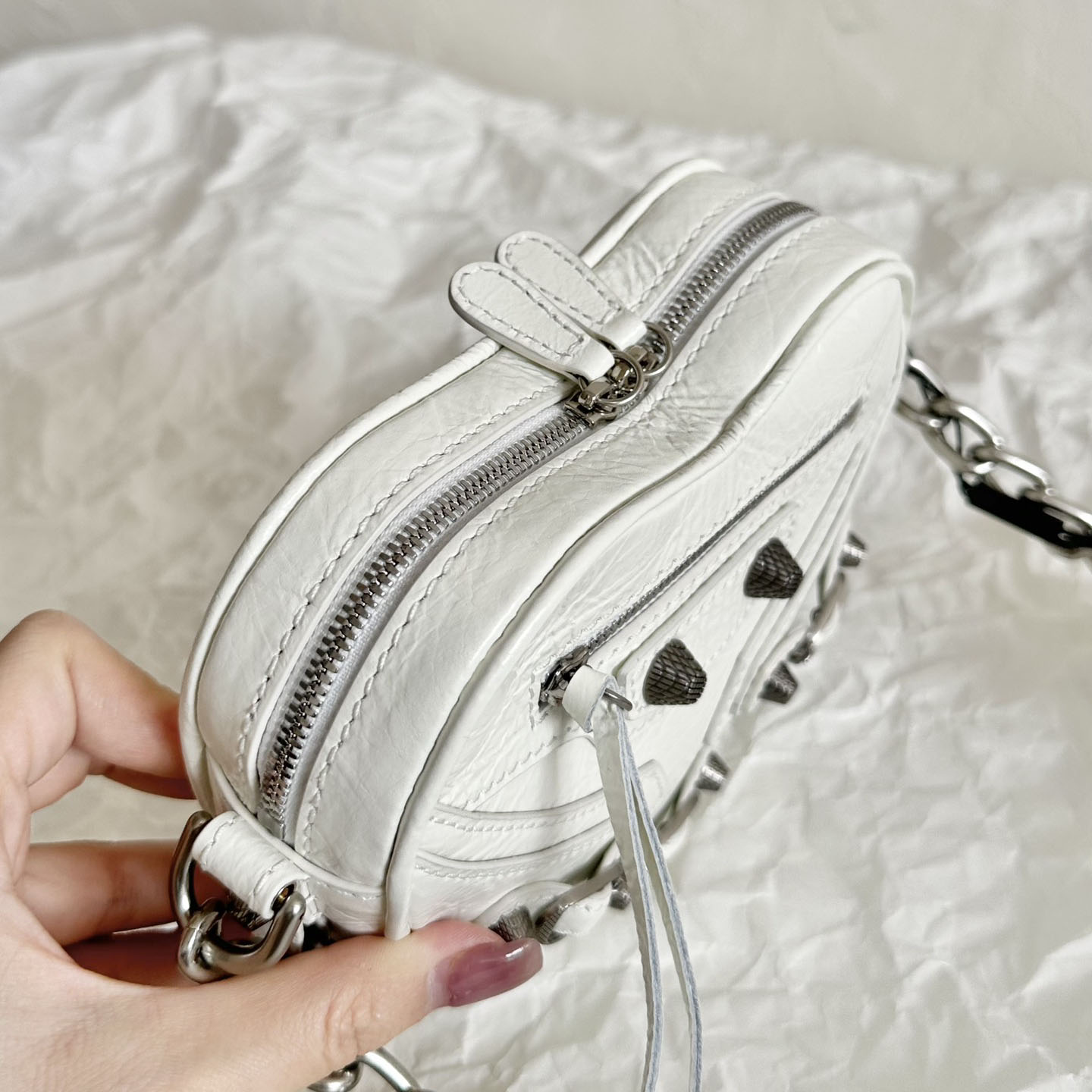 Balenciaga Le Cagole Heart Mini Bag In Optic White (16-12.7-4.5cm) - DesignerGu