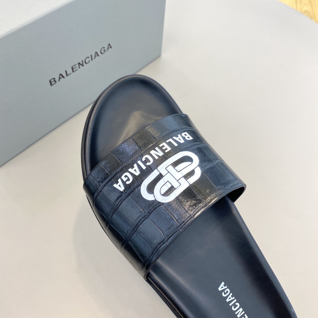 Balenciaga Pool Slide Sandal  - DesignerGu