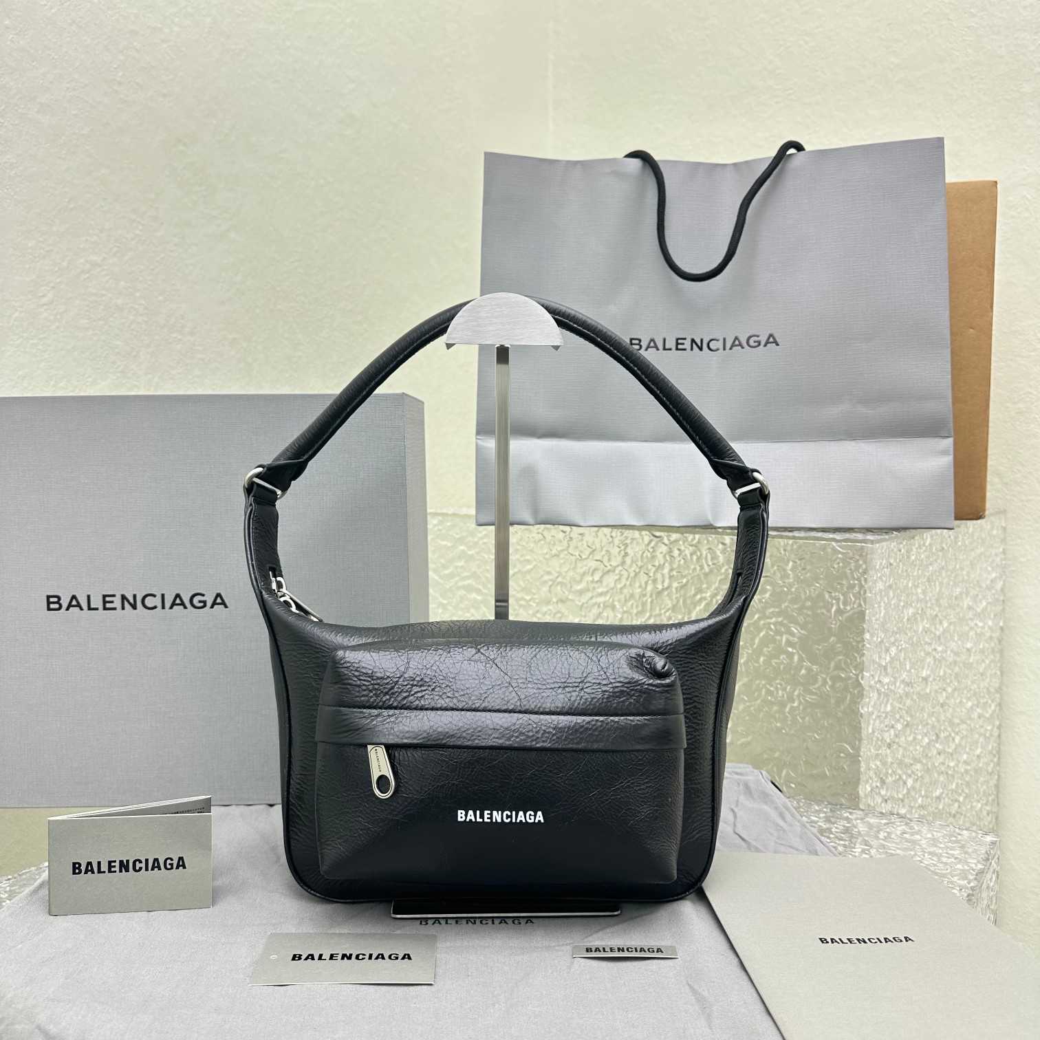 Balenciaga Raver Medium Bag With Handle In Black - DesignerGu