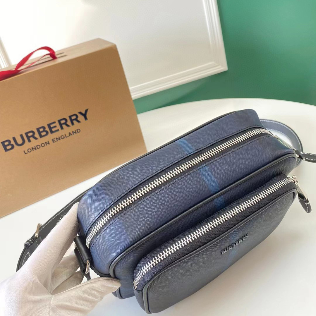 Burberry Exaggerated Check Paddy Bag - DesignerGu