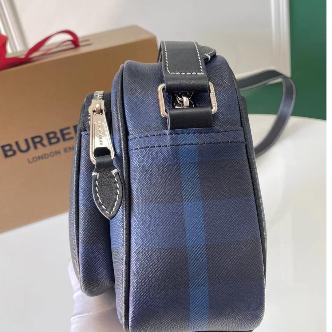 Burberry Exaggerated Check Paddy Bag - DesignerGu