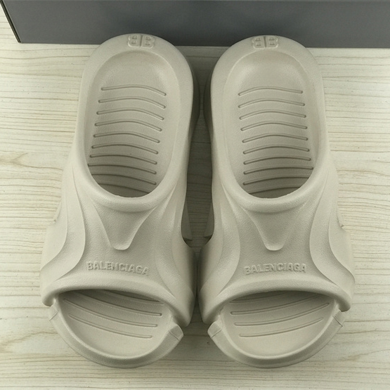 Balenciaga Mold Slide Sandal  - DesignerGu