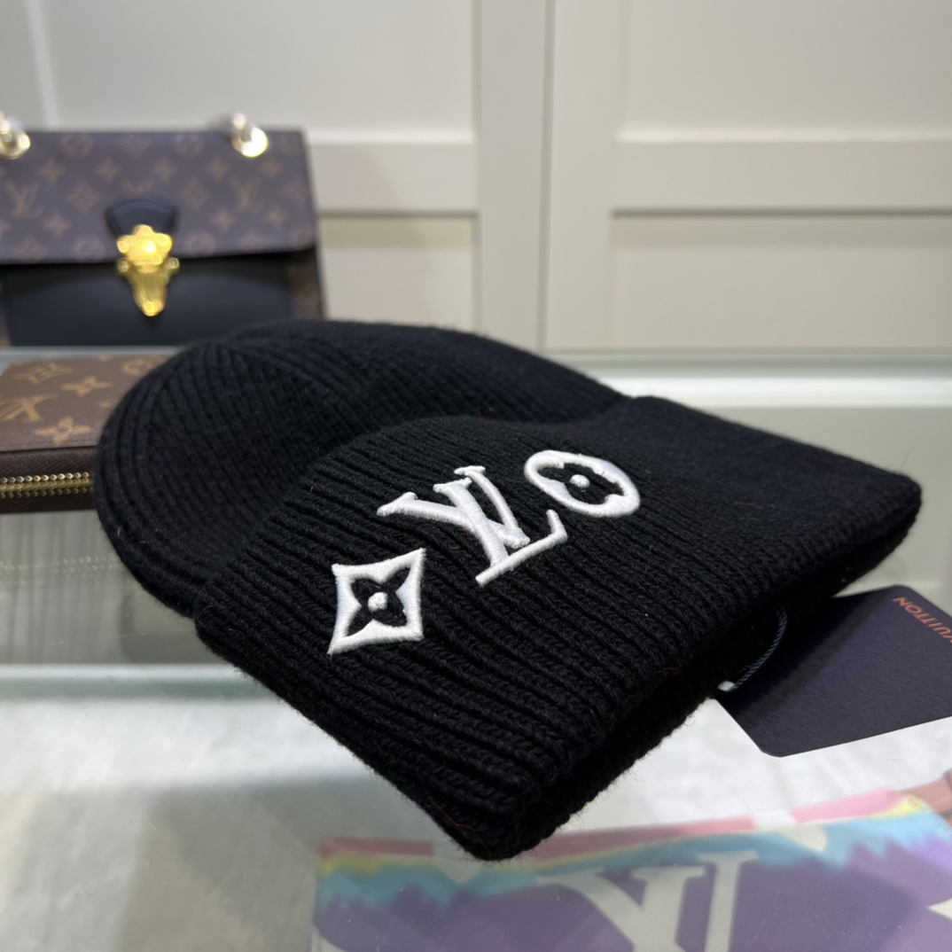 Louis Vuitton LV Headline Beanie    M77872 - DesignerGu