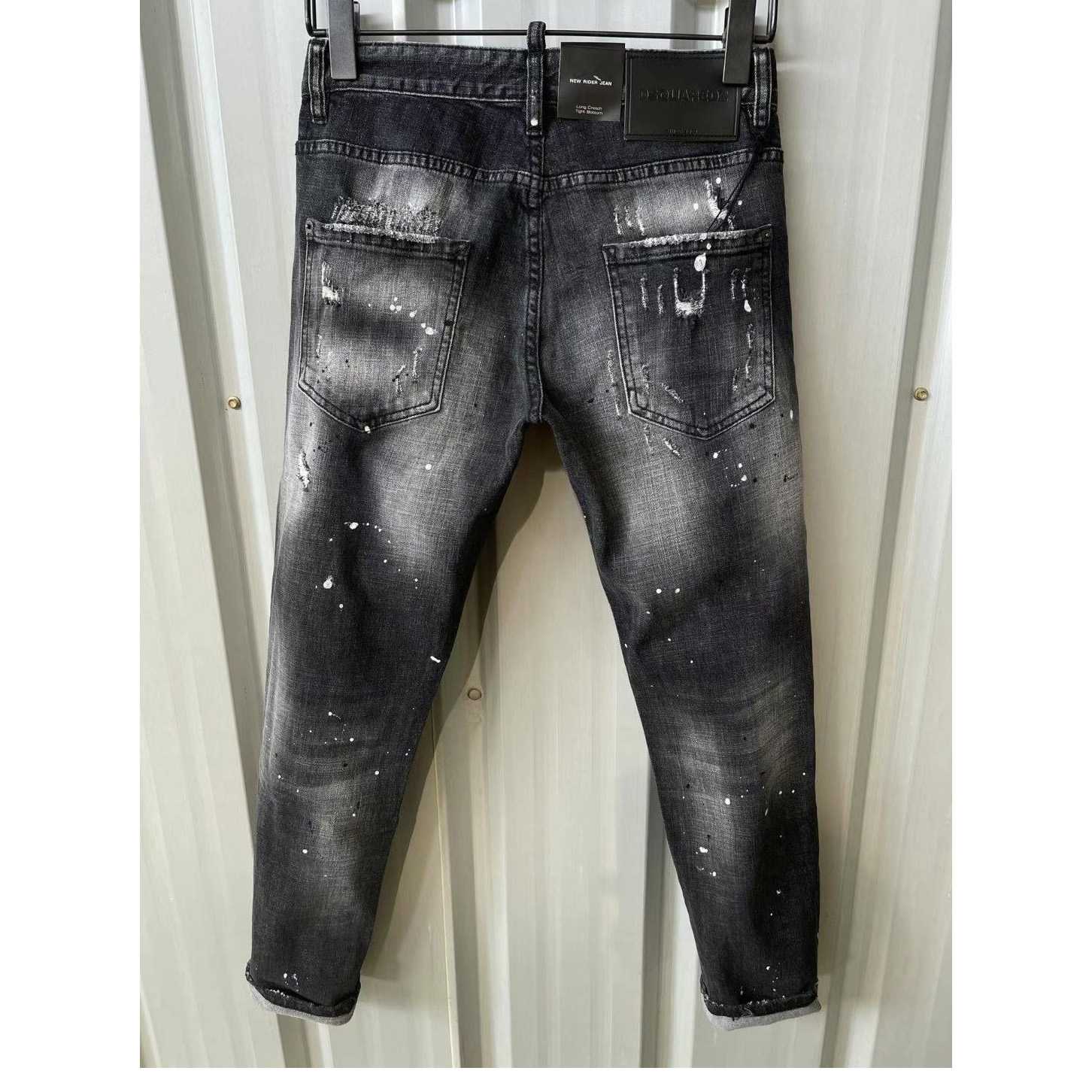 Dsquared2  Mid Wash Distressed Jeans   9136 - DesignerGu