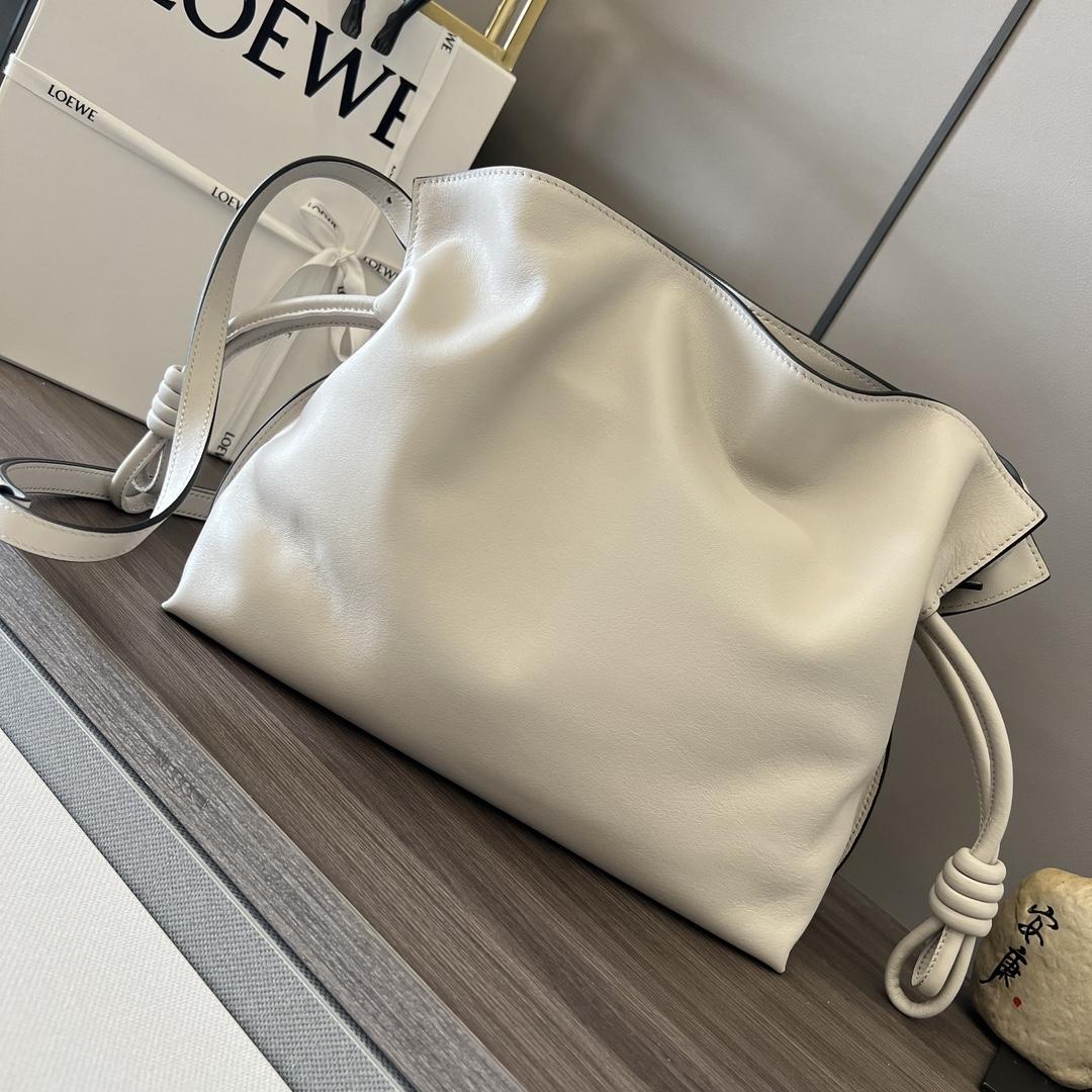 Loewe Flamenco Clutch In Nappa Calfskin - DesignerGu