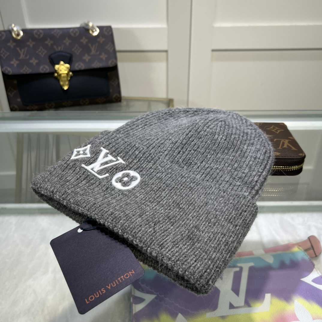 Louis Vuitton LV Headline Beanie - DesignerGu