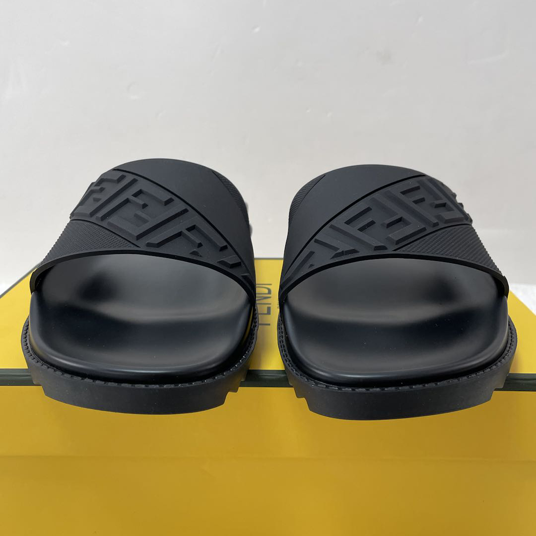 Fendi Black Rubber Footbed Slides - DesignerGu