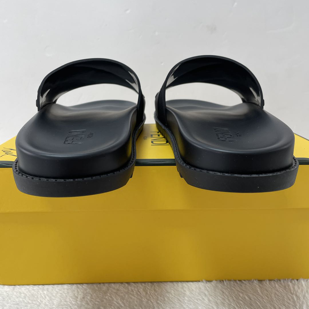 Fendi Black Rubber Footbed Slides - DesignerGu