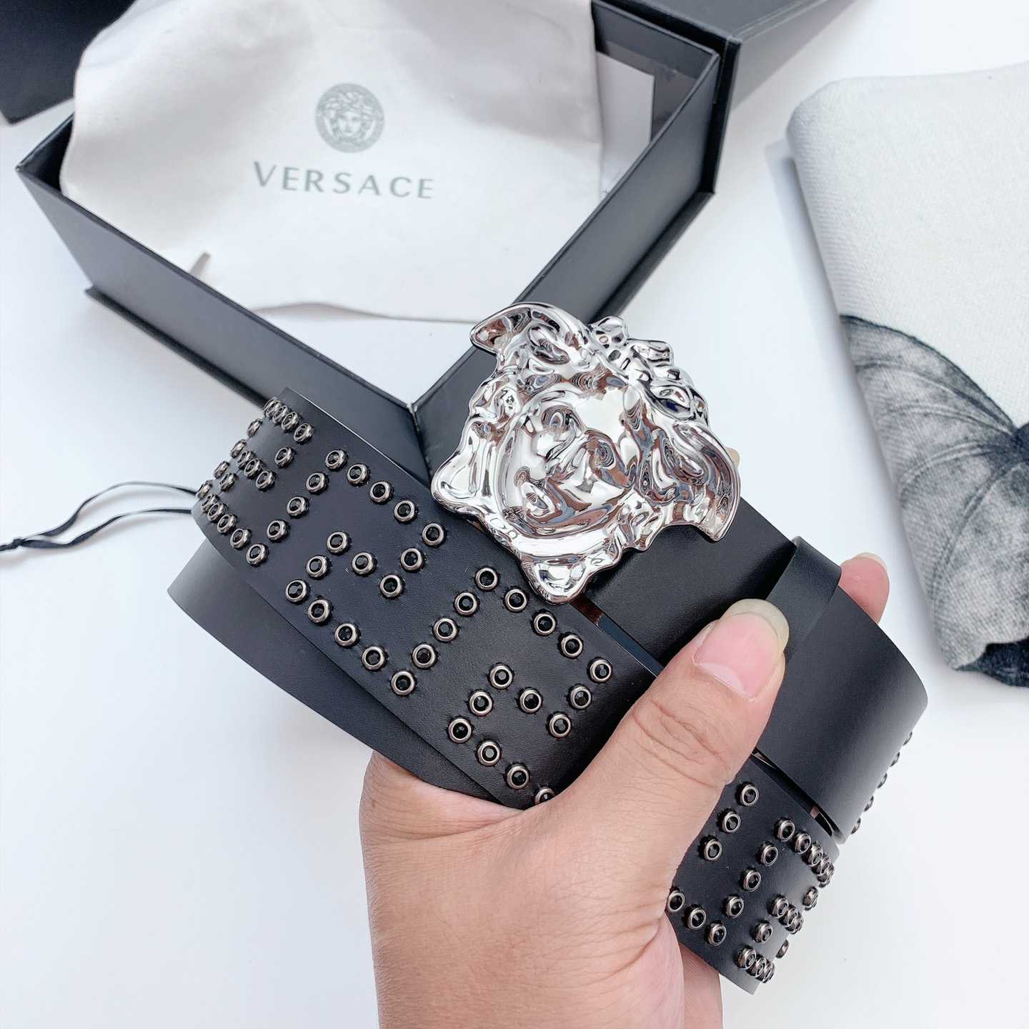 Versace Medusa Leathre Belt    40mm - DesignerGu