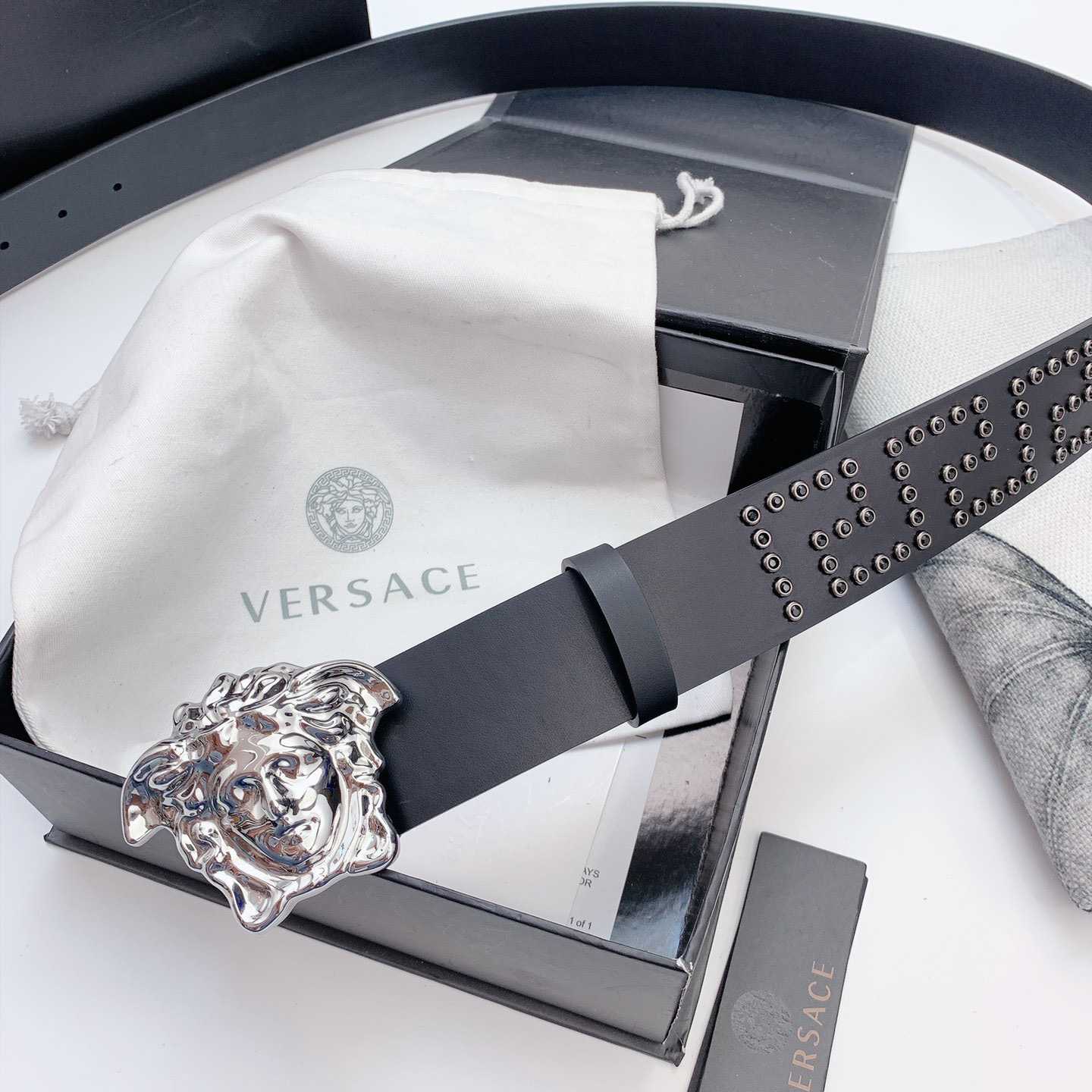 Versace Medusa Leathre Belt    40mm - DesignerGu