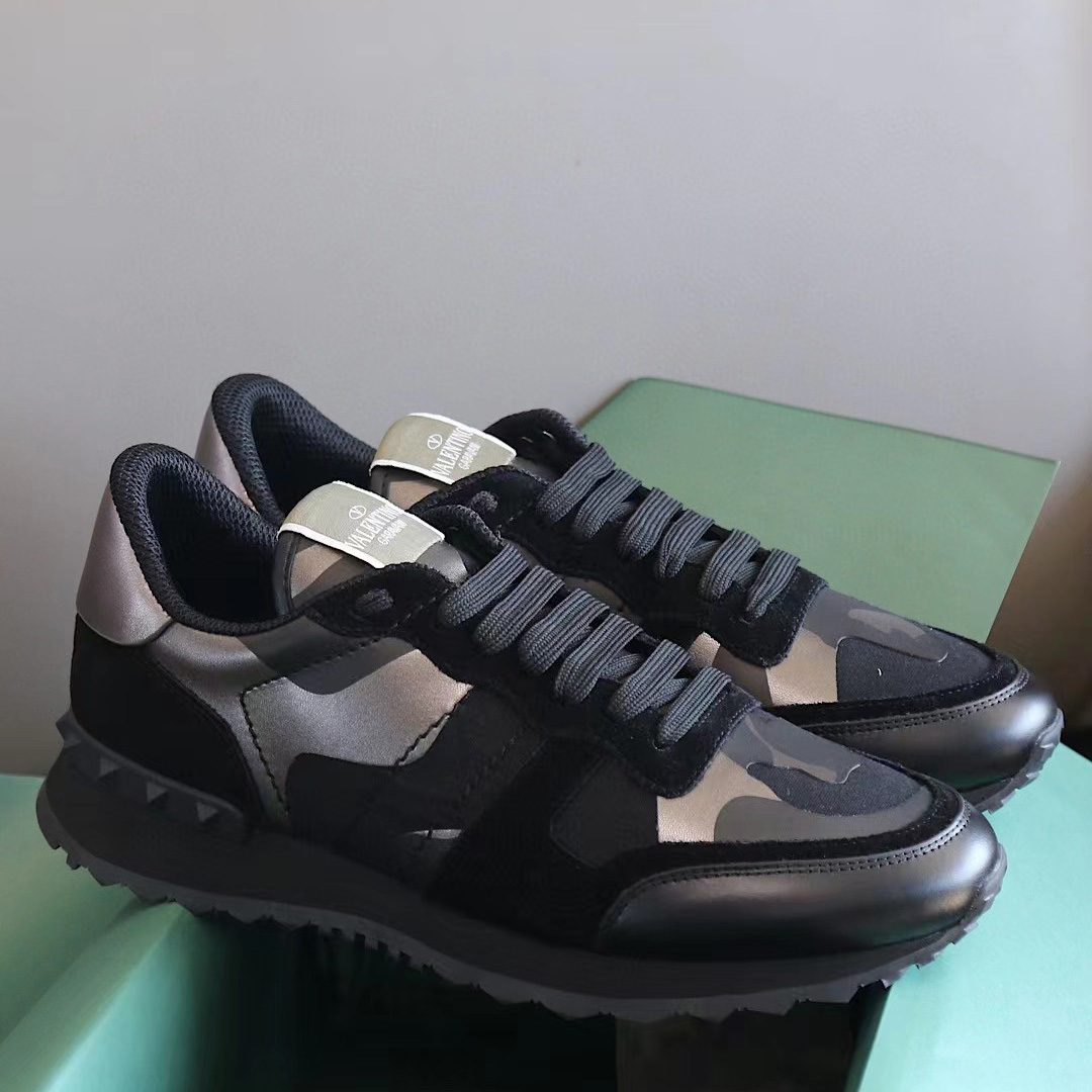 Valenti Garavani Rockrunner Sneakers - DesignerGu