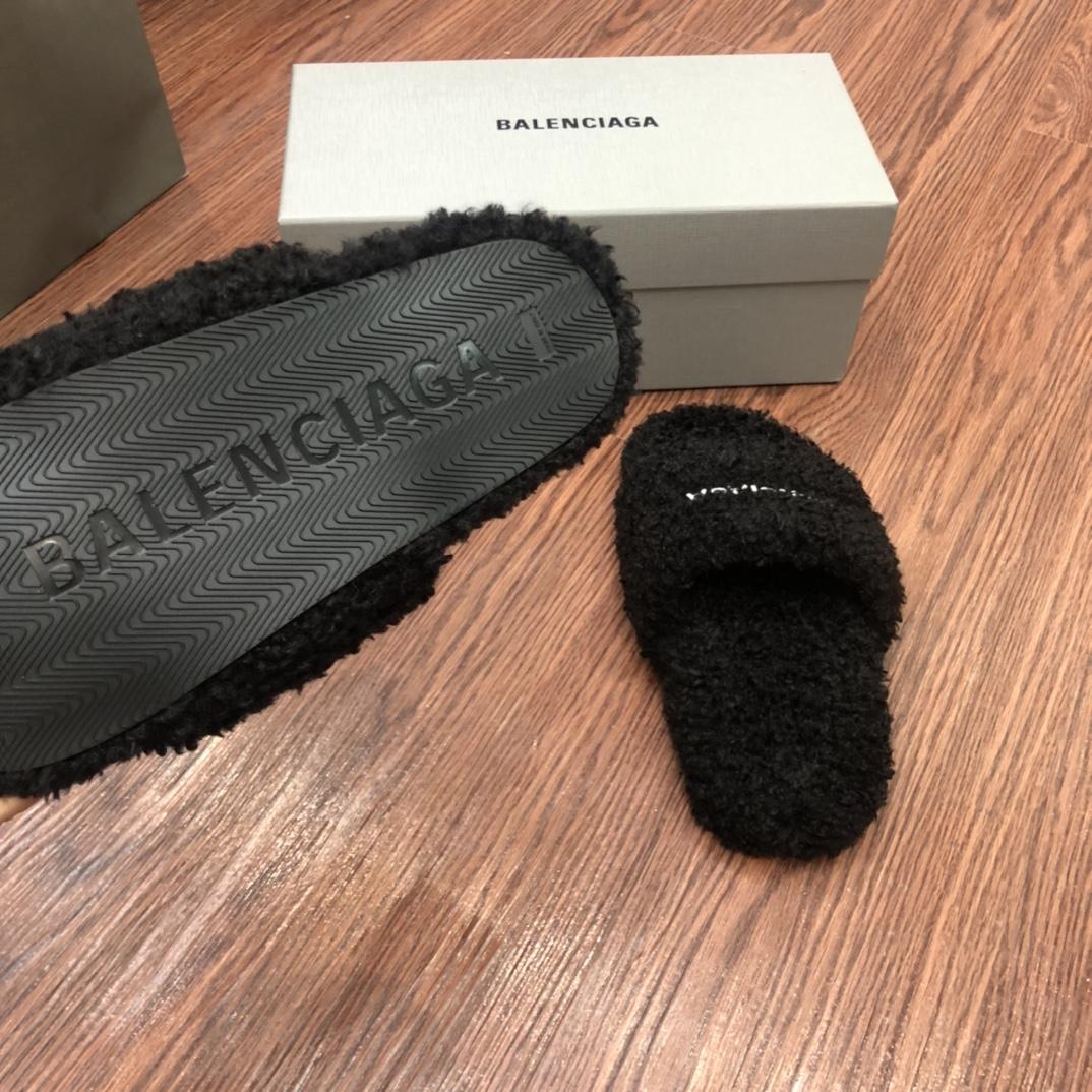 Balenciaga Furry Slide Sandal - DesignerGu