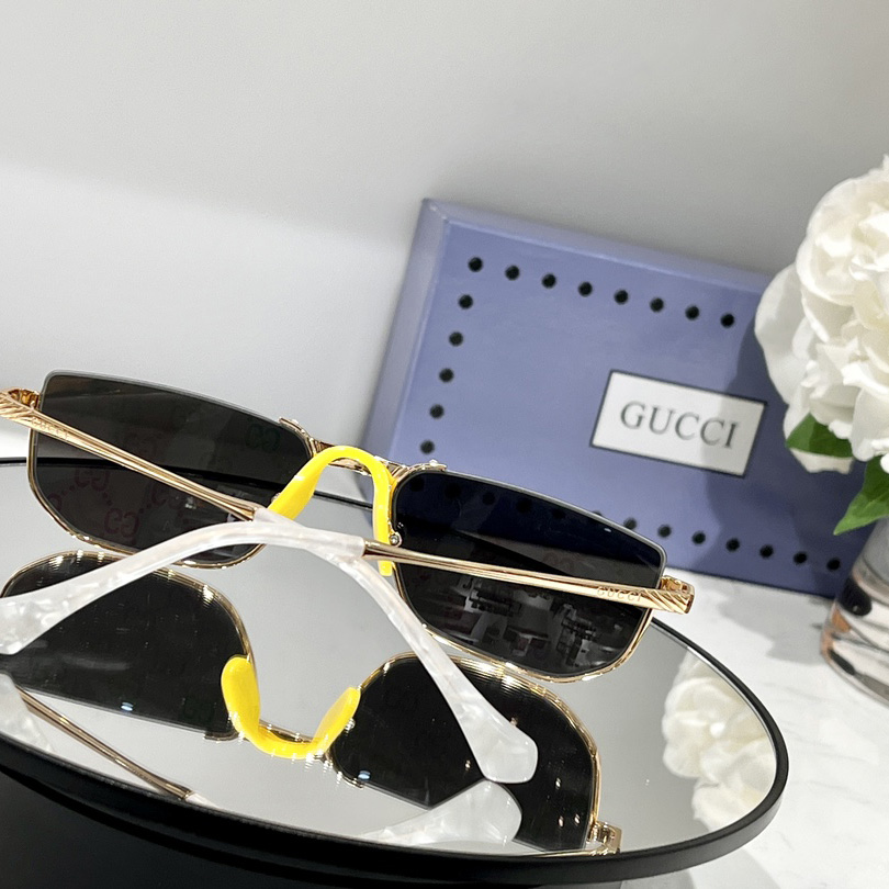 Gucci Rectangle-Frame Gold-Tone Mirrored Sunglasses   GG0627S - DesignerGu