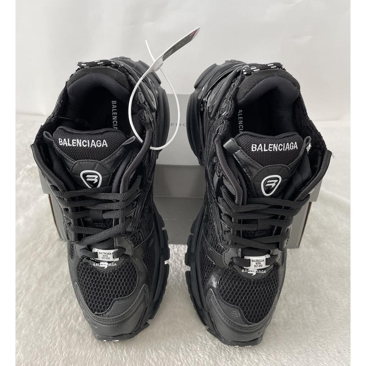 Balenciaga Runner Sneaker In Black - DesignerGu