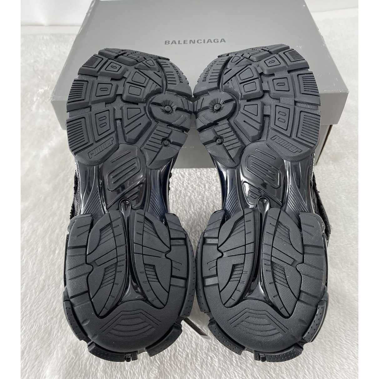 Balenciaga Runner Sneaker In Black - DesignerGu