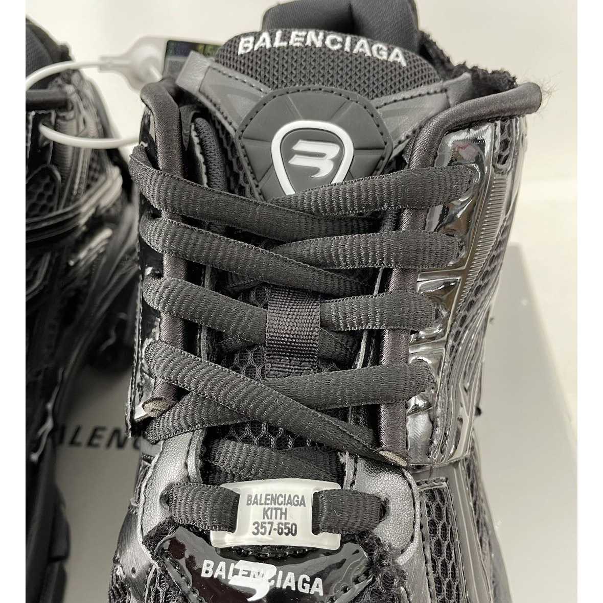 Balenciaga Runner Sneaker In Black - DesignerGu