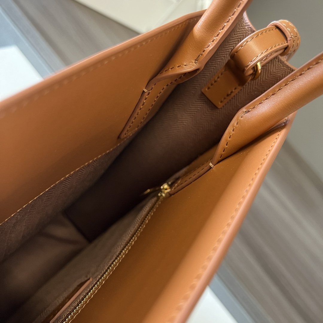 Loewe Standard A4 Tote In Sleek Calfskin - DesignerGu