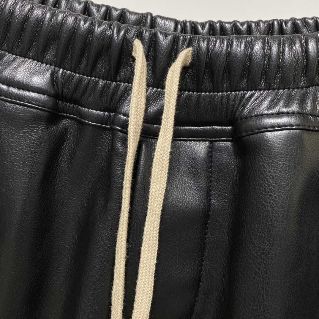 Rick Owens Black Boxer Leather Shorts - DesignerGu