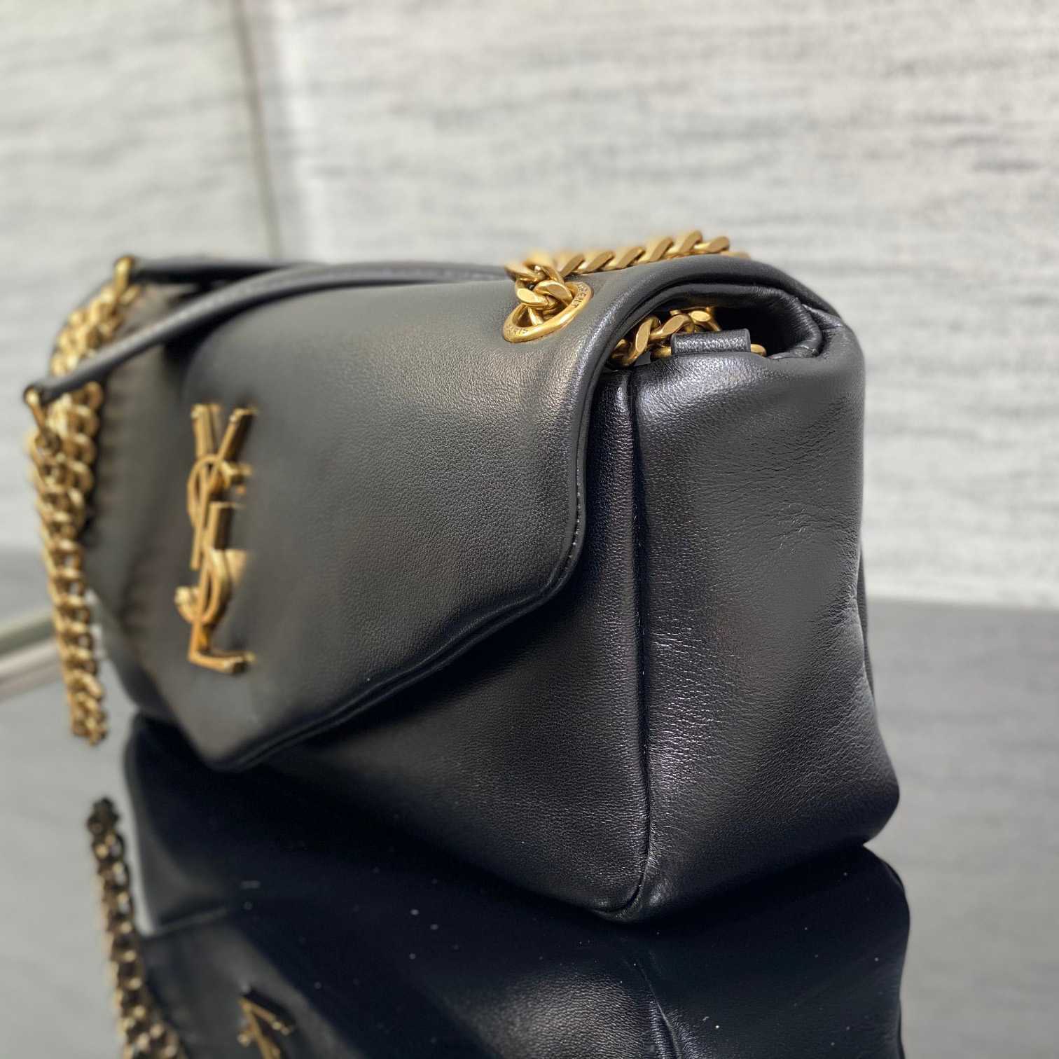 Saint Laurent Calypso In Lambskin - DesignerGu