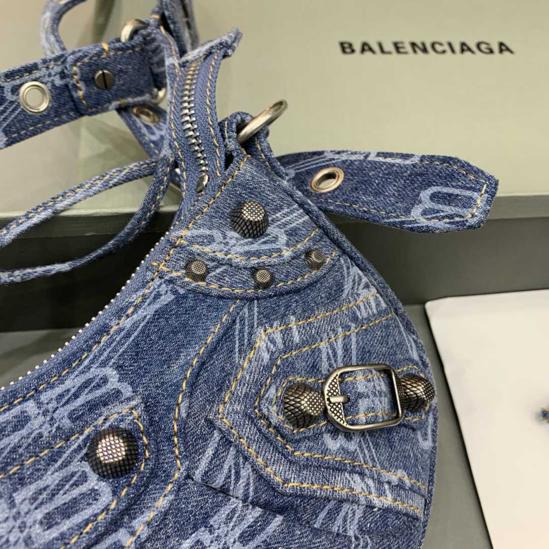 Balenciaga Le Cagole XS Shoulder Bag BB Monogram Bleached Denim In Blue   (26-12-6cm) - DesignerGu