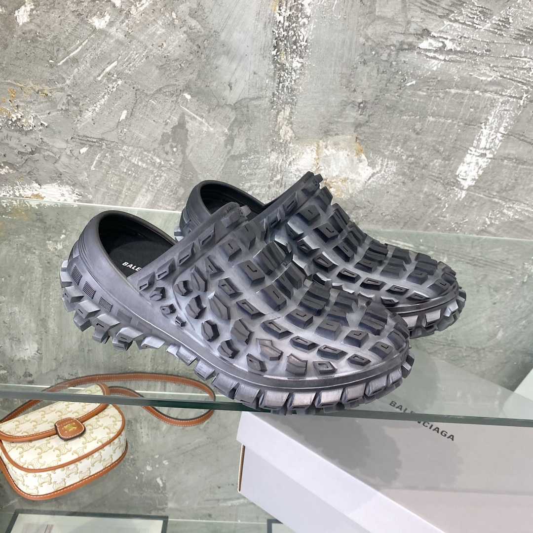 Balenciaga Defender Clog In Black Rubber - DesignerGu