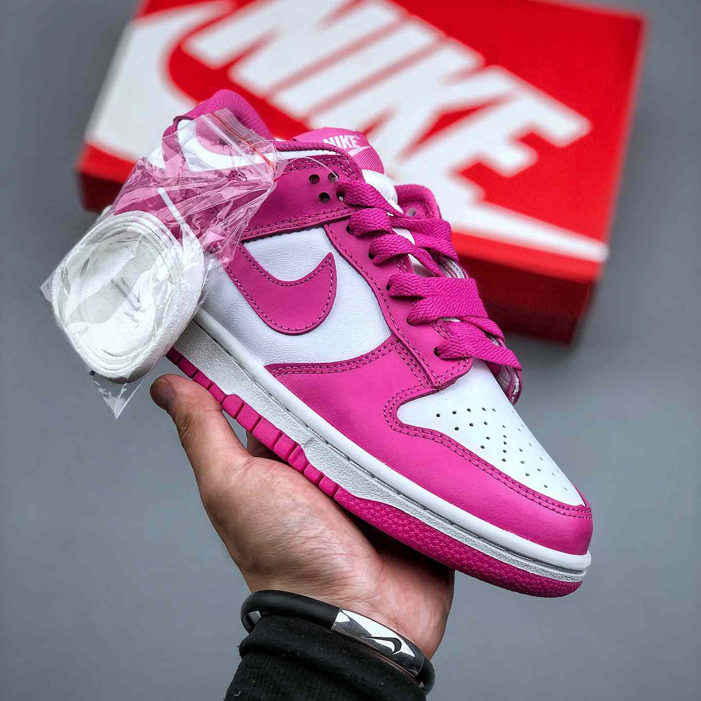 Nike Nk Dunk Low  Sneakers        FJ0704-100 - DesignerGu