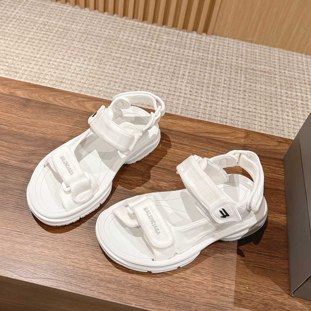 Balenciaga Women's Tourist Sandal In White - DesignerGu