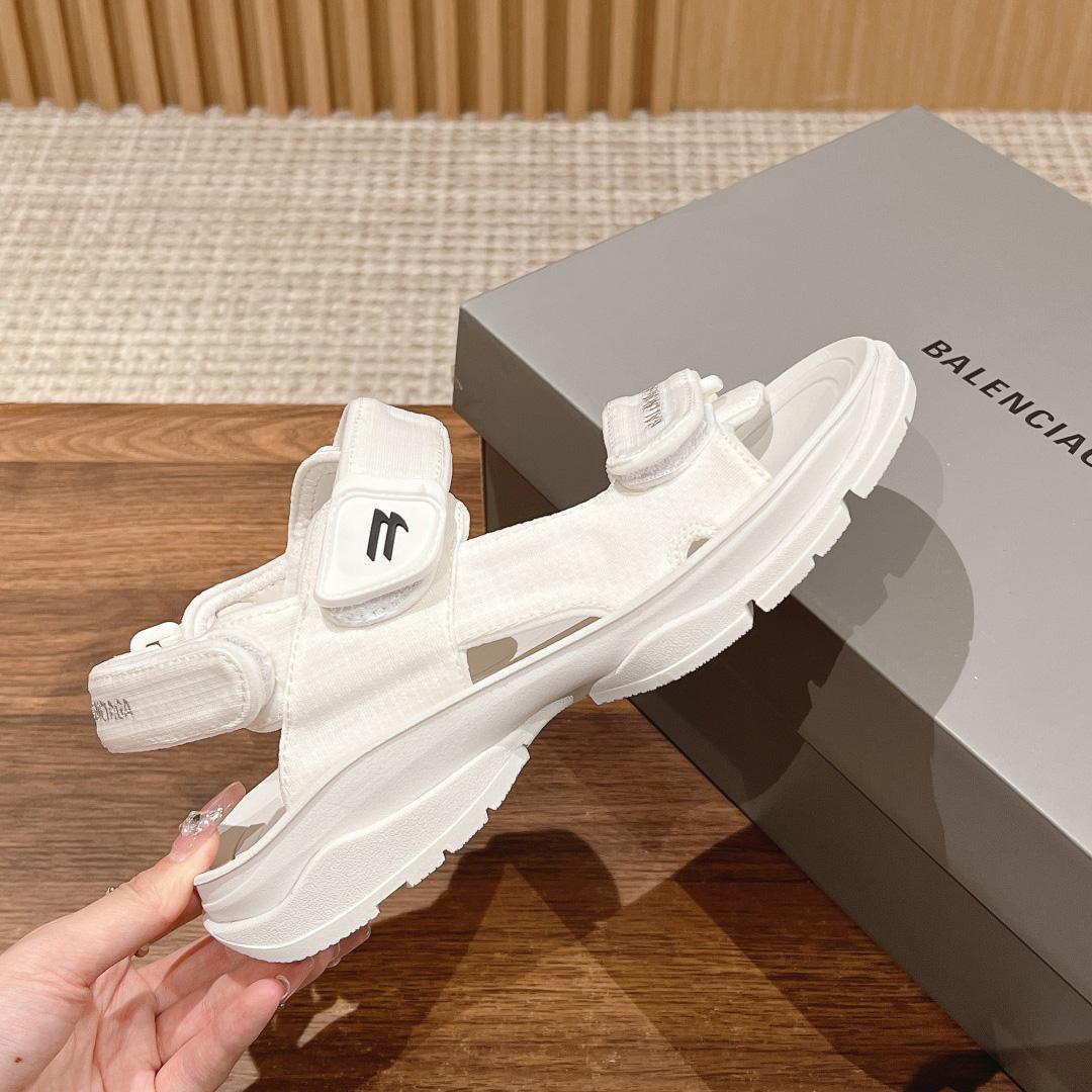 Balenciaga Women's Tourist Sandal In White - DesignerGu