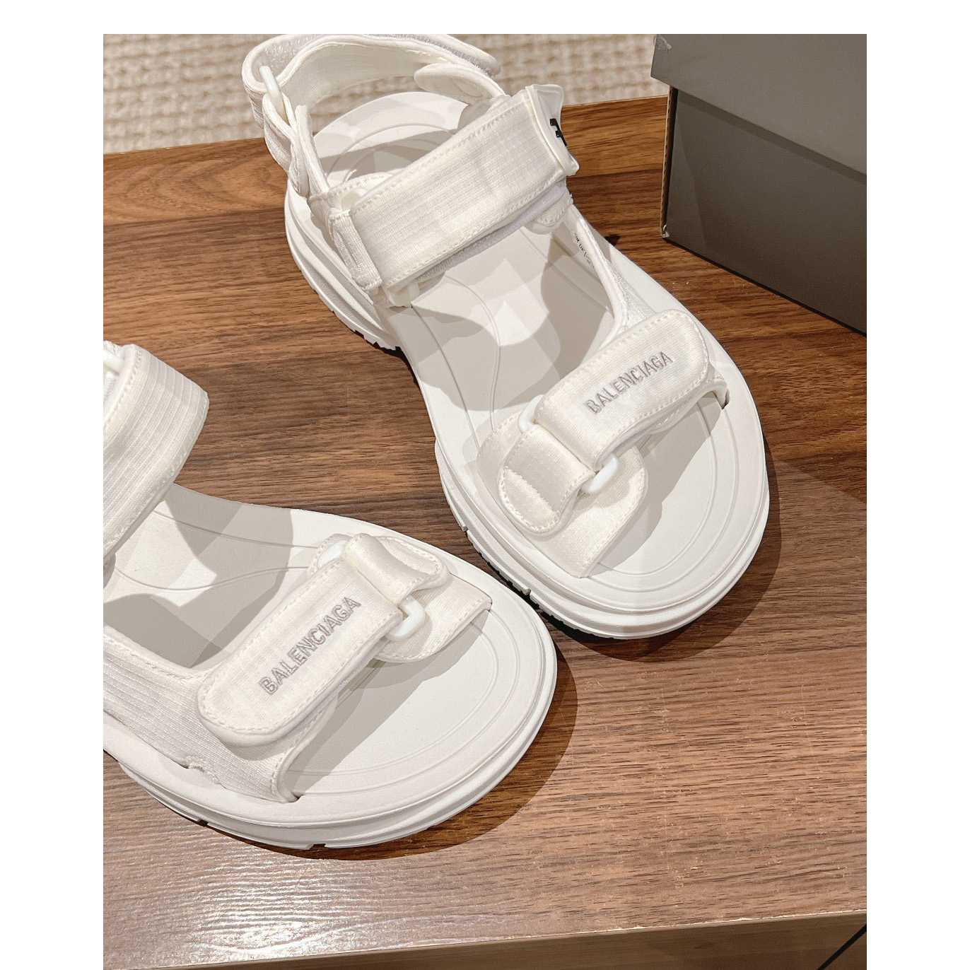 Balenciaga Women's Tourist Sandal In White - DesignerGu